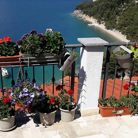 Apartment Leonarda Omis