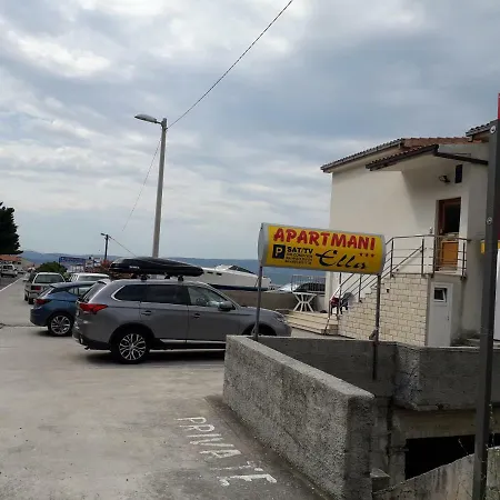 Apartment Leonarda Omis